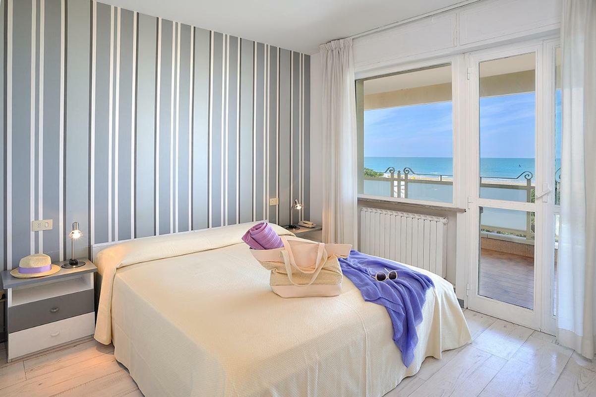 Residence Riccione Beach Apartments Eksteriør bilde